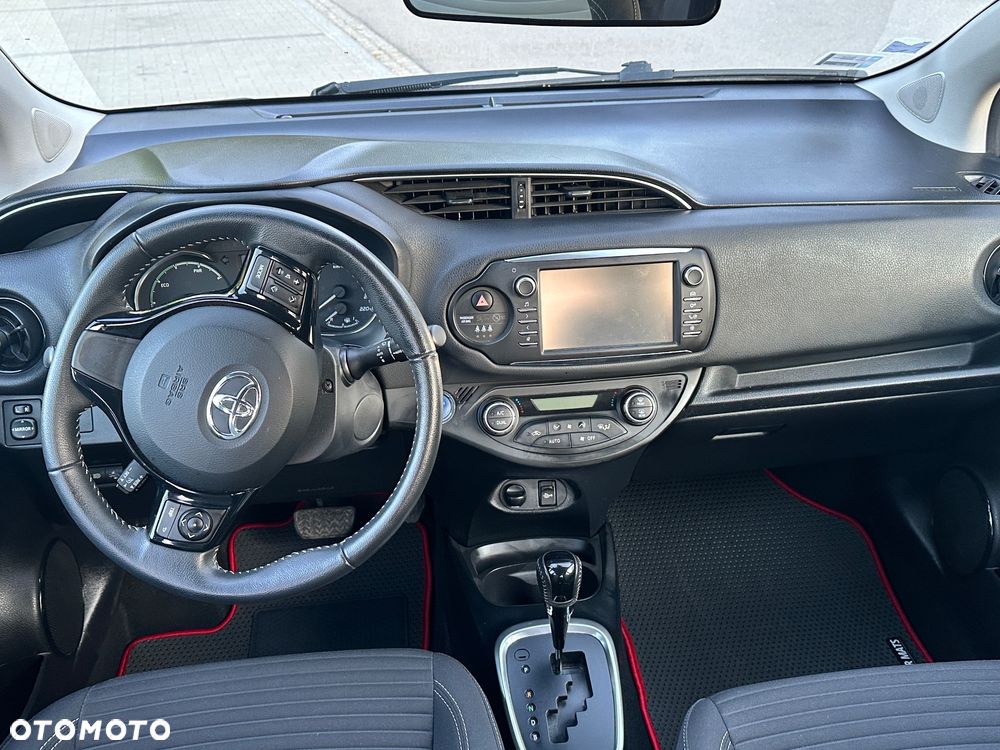 Toyota Yaris Hybrid 100 Premium EU6 - 35