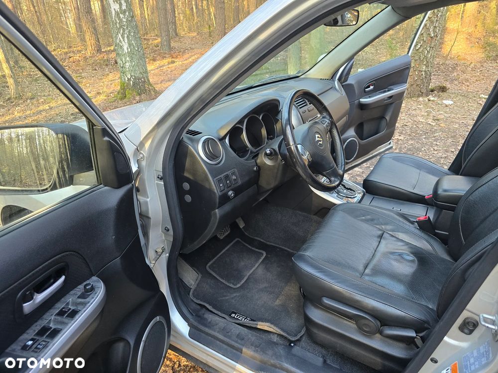 Suzuki Grand Vitara 2.0 De Luxe - 8