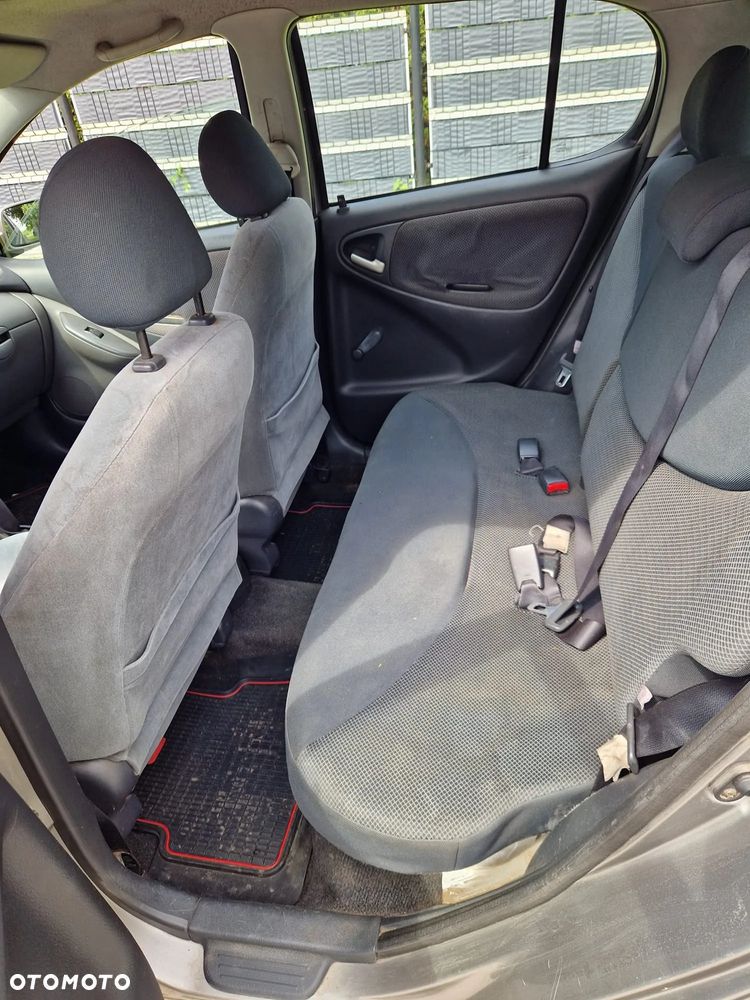 Toyota Yaris 1.4 D-4D Sol - 7
