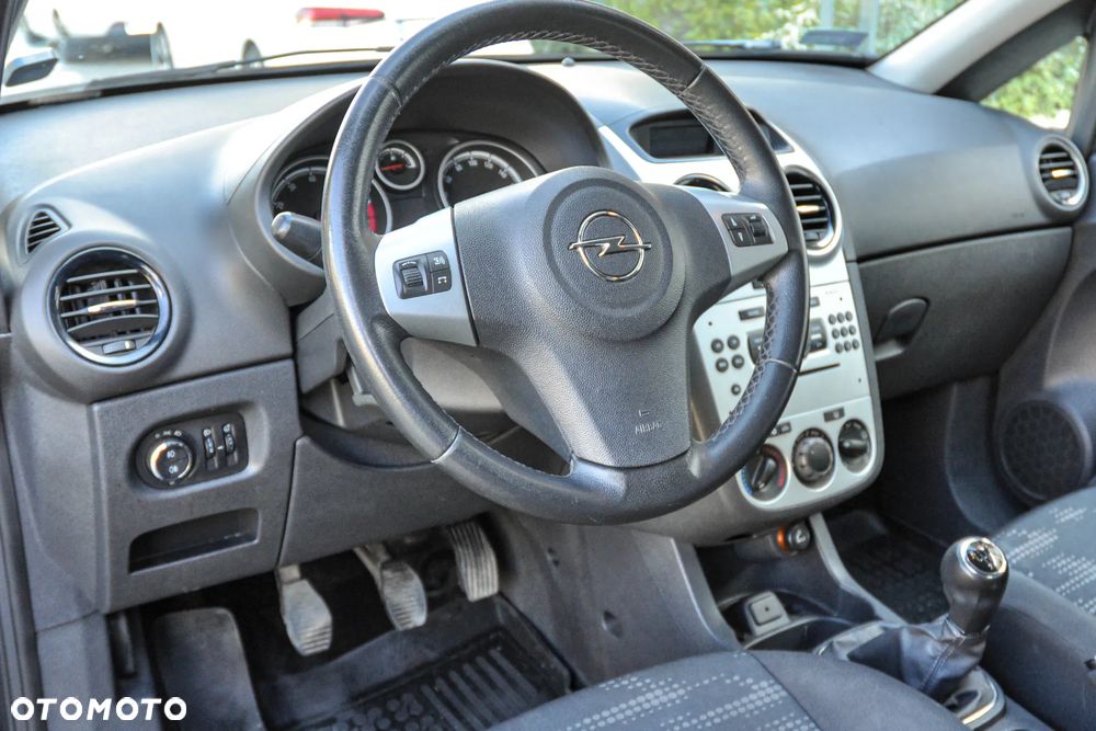 Opel Corsa 1.2 16V Energy - 9