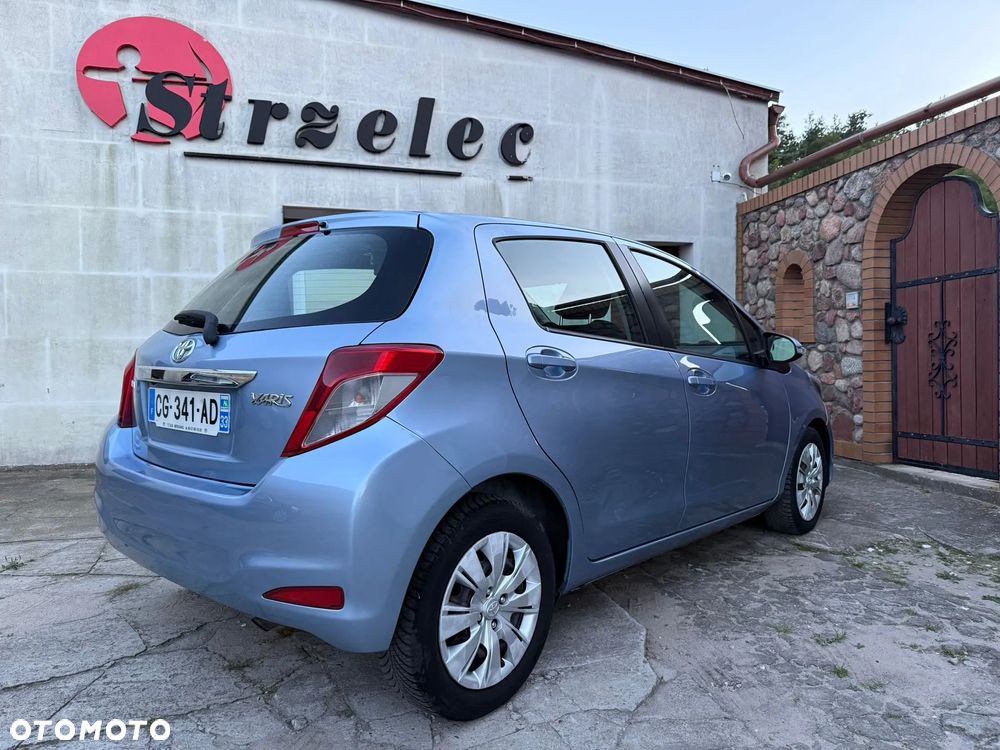 Toyota Yaris - 4