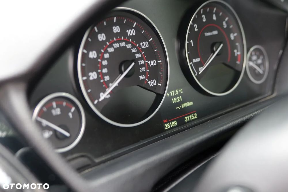 BMW Seria 3 335i xDrive Edition Sport - 13