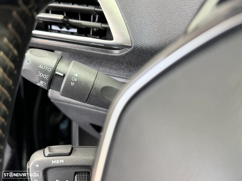 Peugeot 3008 1.5 BlueHDi Active - 23