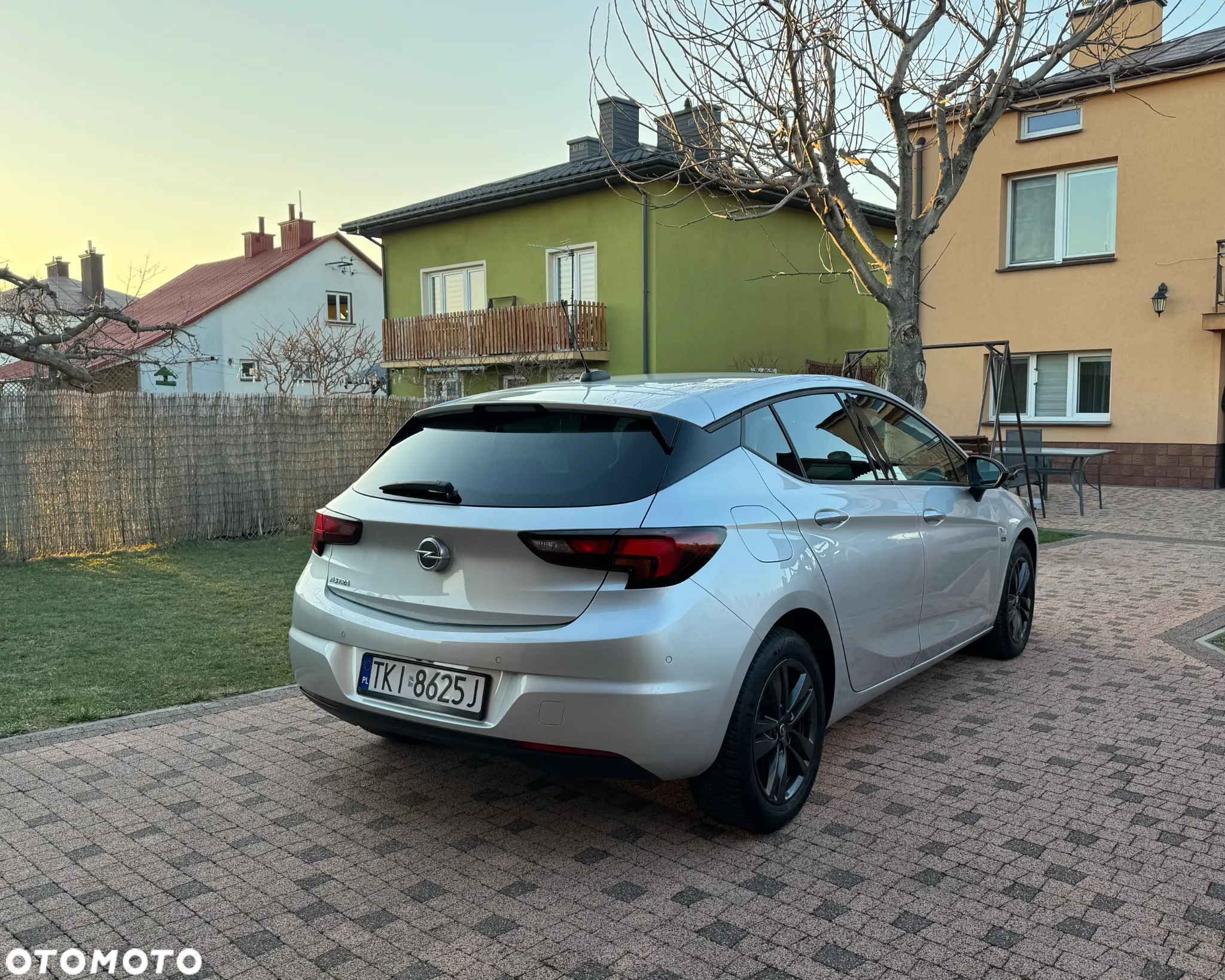 Opel Astra V 1.2 T Elegance S&S - 6