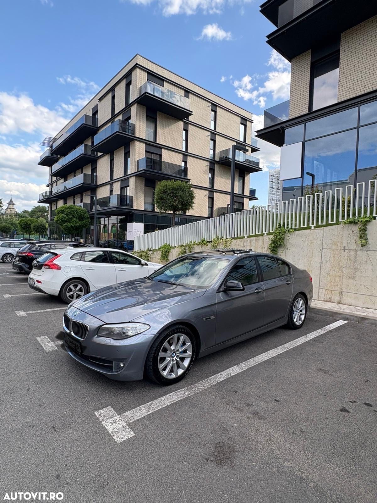 BMW Seria 5 520d Aut. Luxury Line - 1