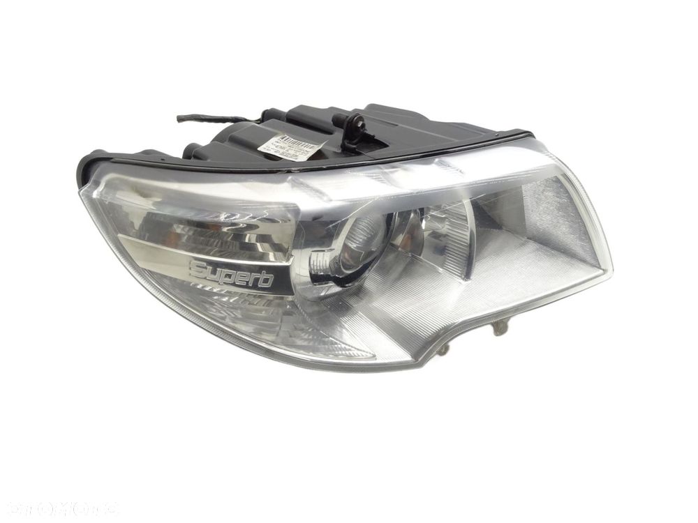 Lampa prawa prawy przód przednia xenon anglik 3t2941016e skoda superb ii - 1