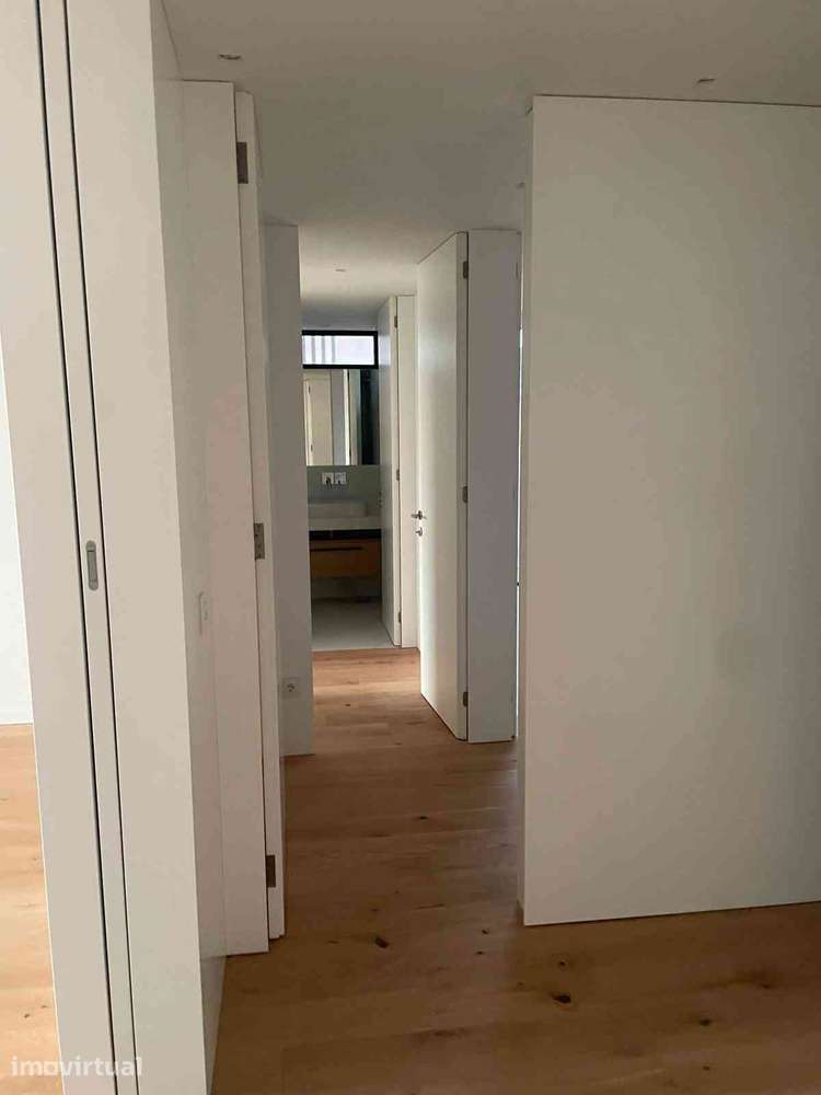 Apartamento T3 com 3 casas de banho no centro de Espinho - Grande imagem: 5/35