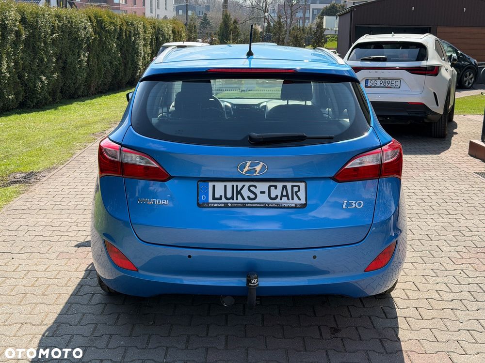 Hyundai i30 Kombi 1.6 GDi DCT Premium - 4