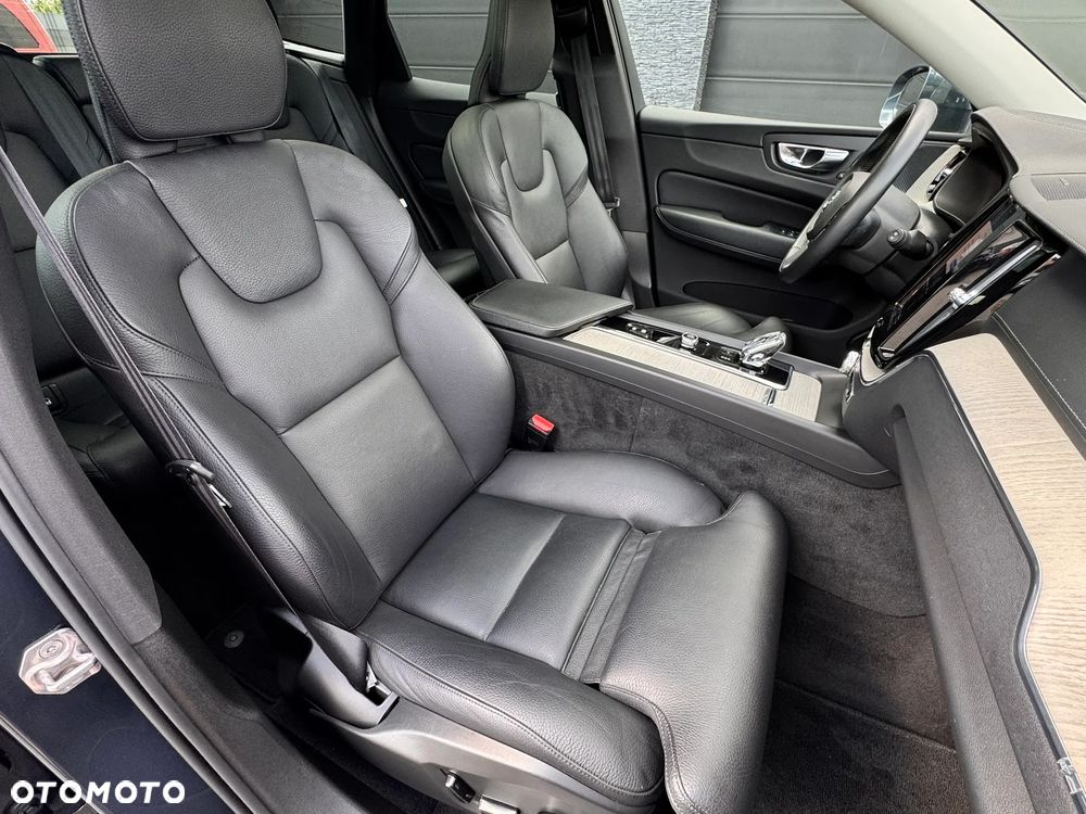 Volvo XC 60 B4 D AWD Inscription - 19