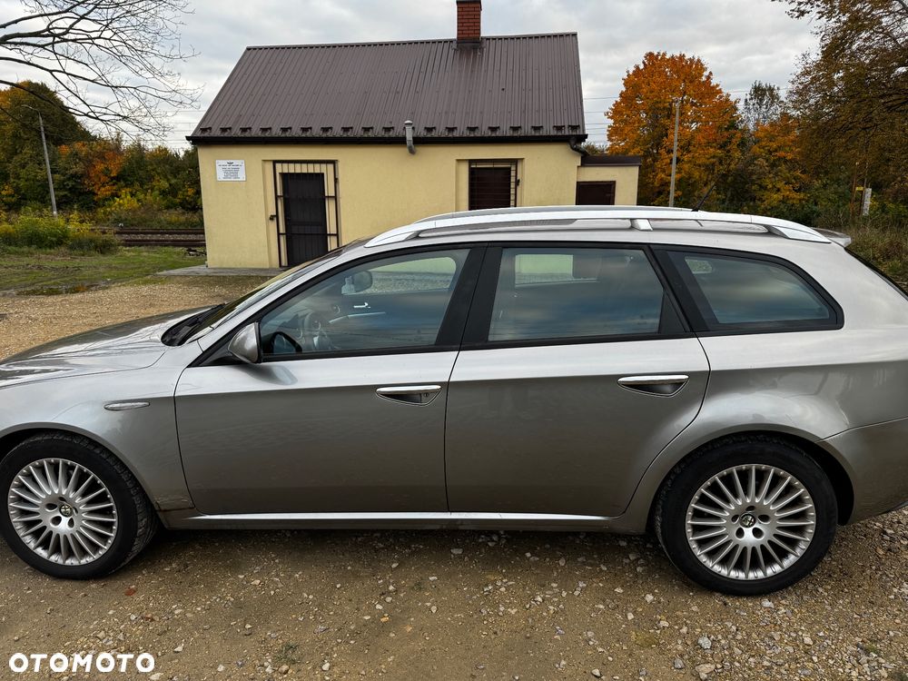Alfa Romeo 159 1.9 JTDM 16V DPF Distinctive - 4