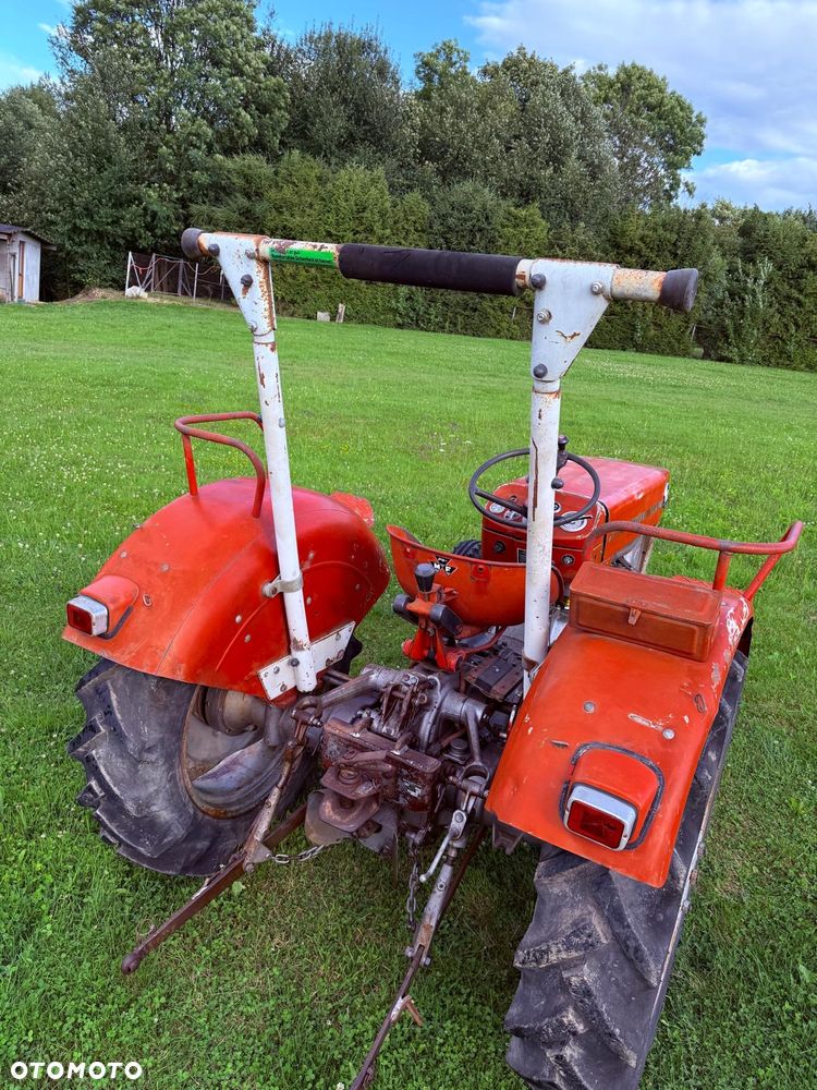 Massey Ferguson - 8