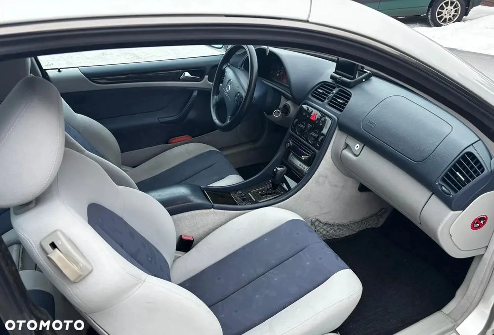 Mercedes-Benz CLK - 24