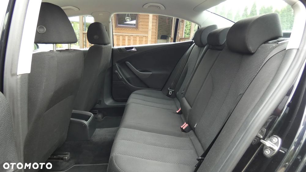 Volkswagen Passat 1.6 Trendline - 22