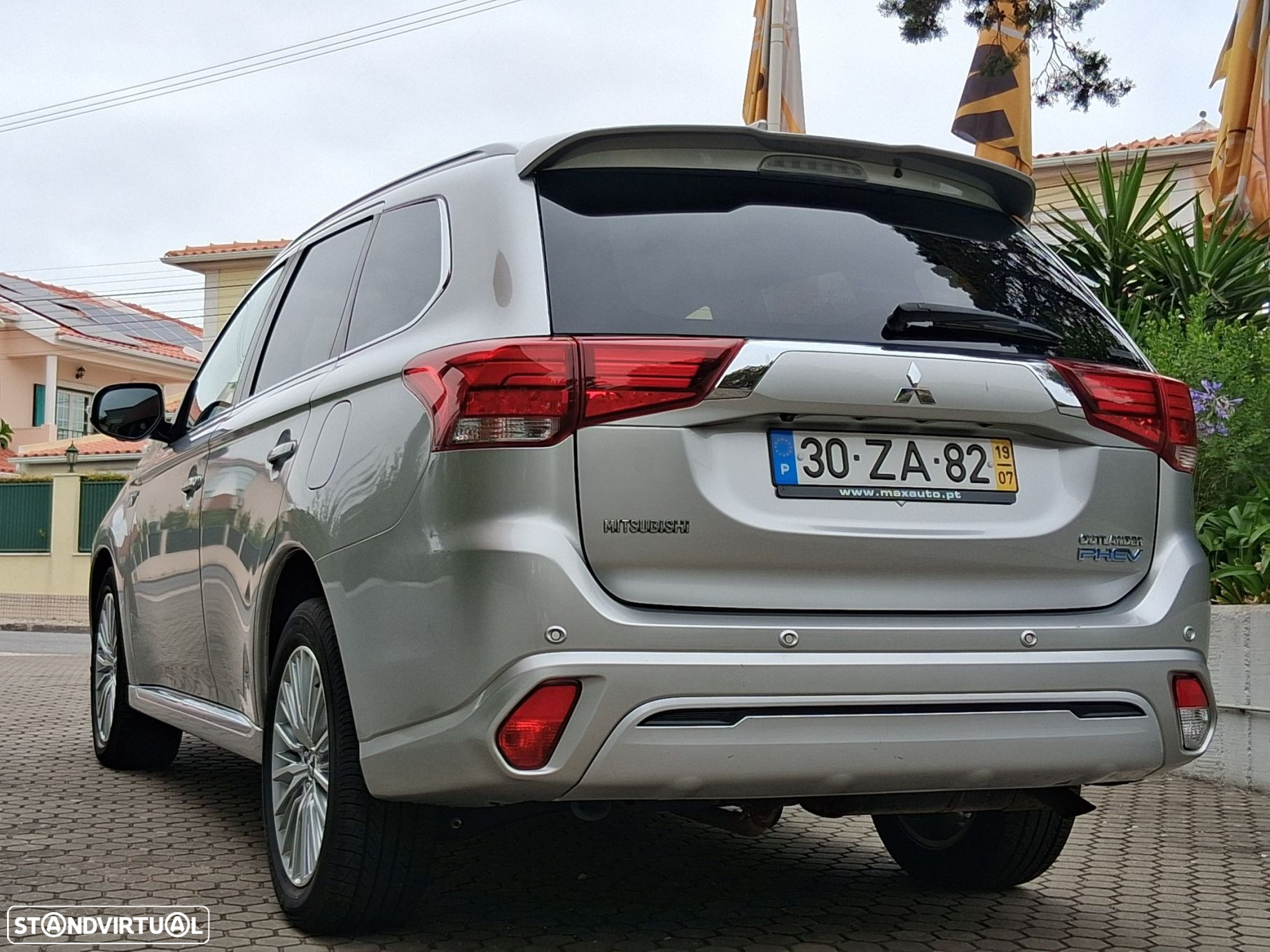 Mitsubishi Outlander 2.4 PHEV Intense - 27