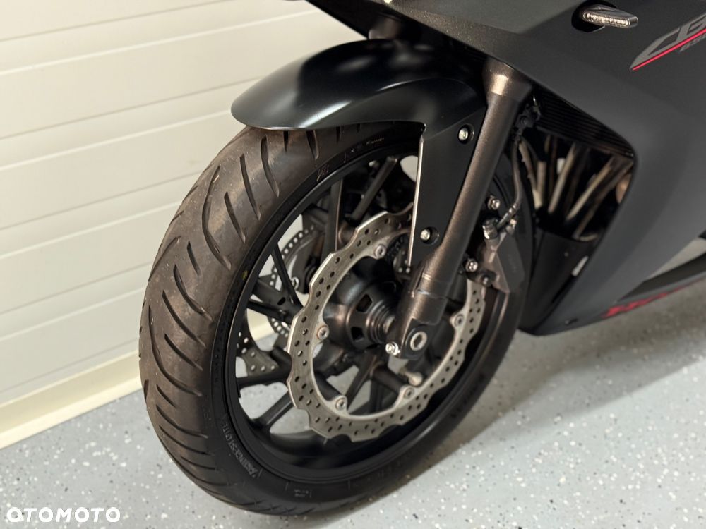 Honda CBR - 17