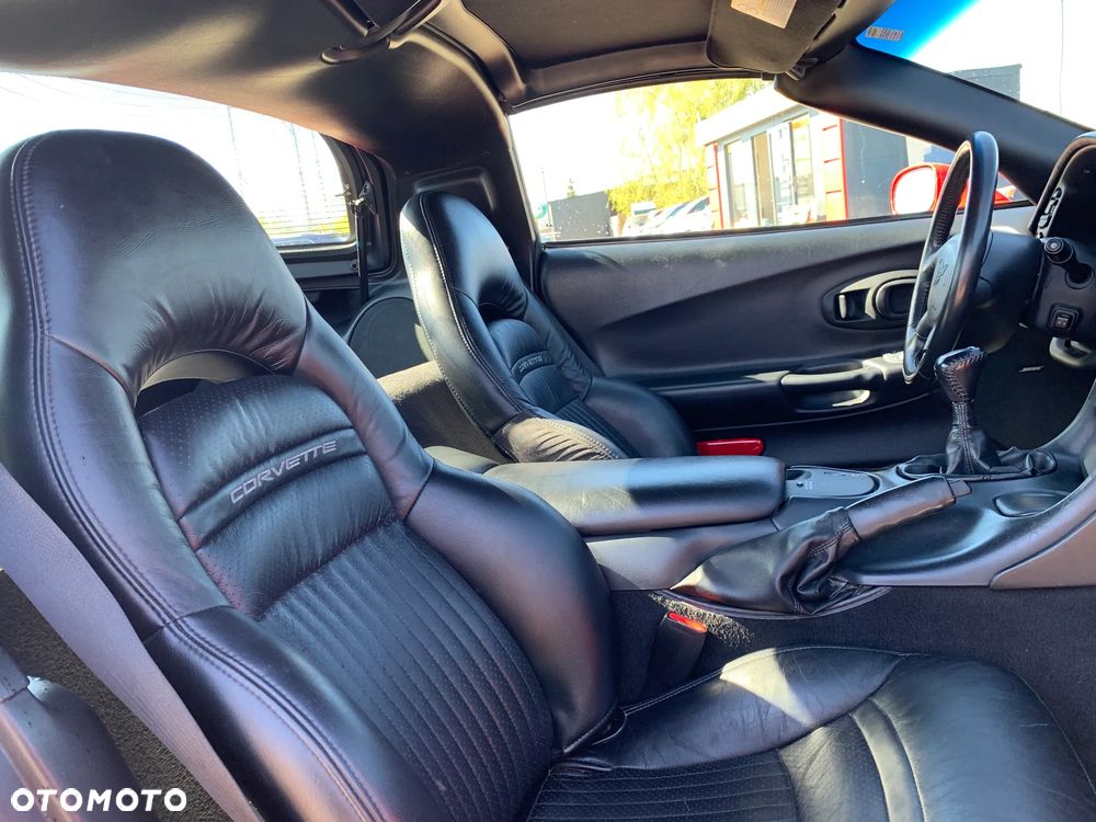 Chevrolet Corvette - 19