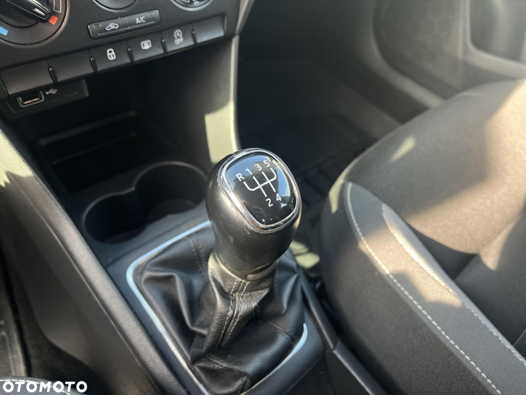 Skoda RAPID 1.0 TSI Style - 15