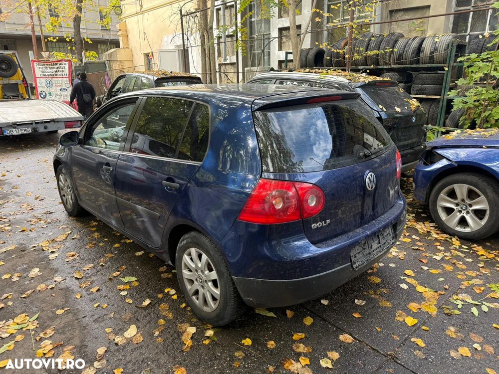 Dezmembrez VW Volkswagen Golf 5 albastru 1,4 FSI BKG 2006 cod culoare LD5Q - 3
