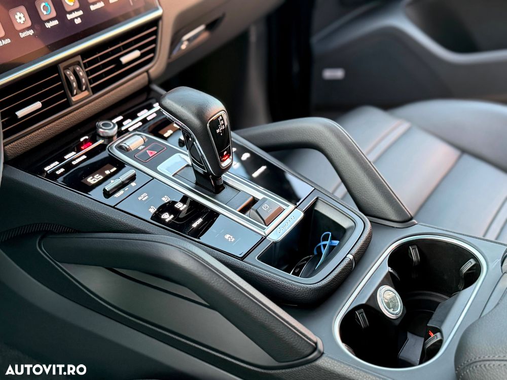 Porsche Cayenne Standard - 17