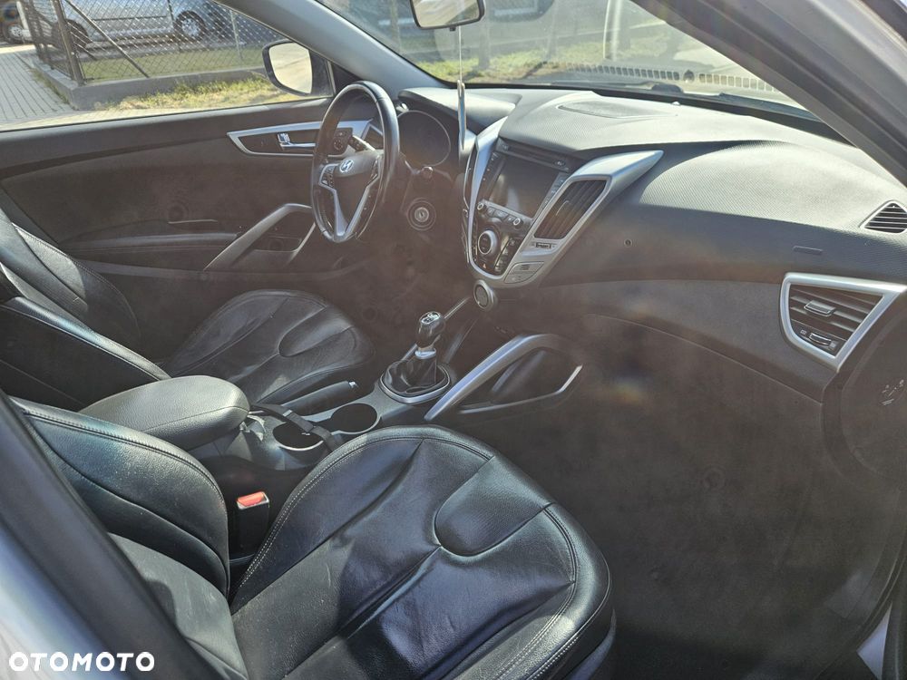 Hyundai Veloster 1.6 Premium - 13