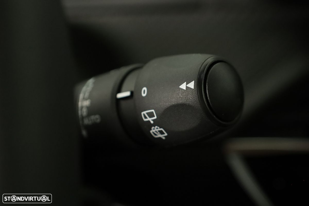 Peugeot 2008 1.2 PureTech Allure EAT8 - 19