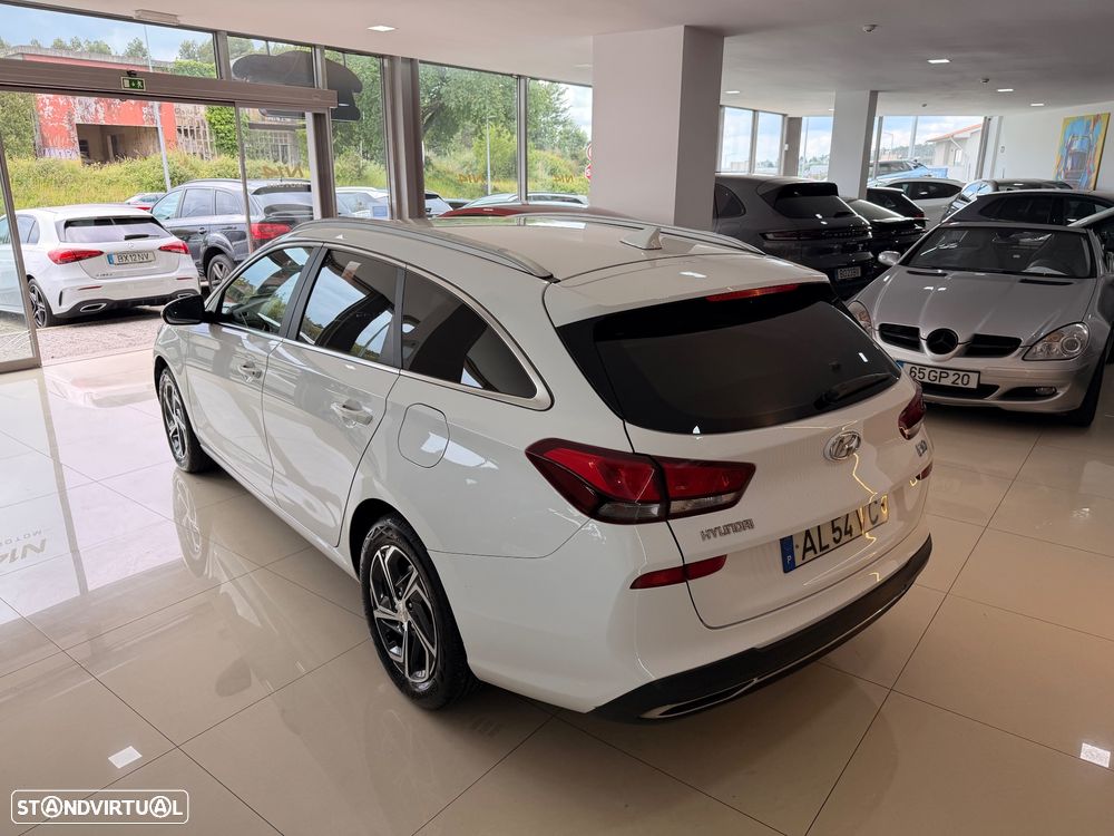 Hyundai i30 SW 1.6 CRDi Style+Navi - 4