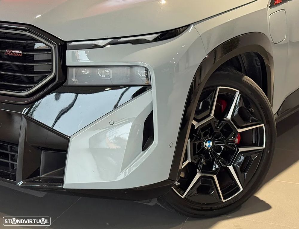 BMW XM Label Red - 6