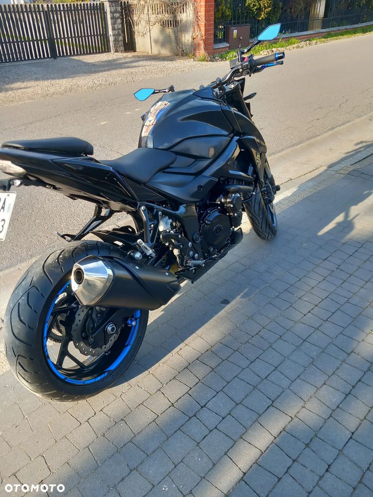 Suzuki GSX - 15