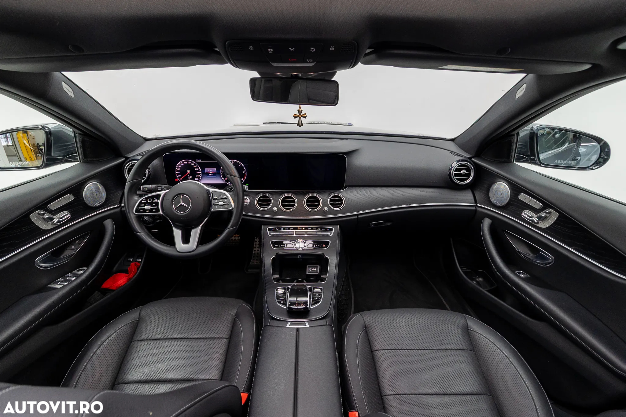 Mercedes-Benz E 220 d 4Matic 9G-TRONIC Avantgarde - 32