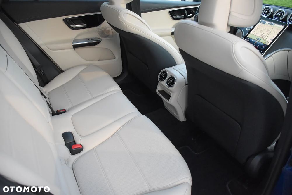 Mercedes-Benz GLC 200 4Matic 9G-TRONIC Avantgarde Advanced - 29