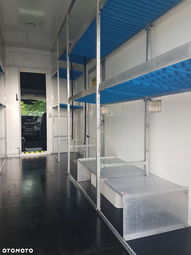 Iveco DAILY KONTENER NISKOPODŁOGOWY 4,43x2,23x2,42 SKLEP FOODTRUCK BAR KLIMA KONIOWÓZ KAMPER - 18