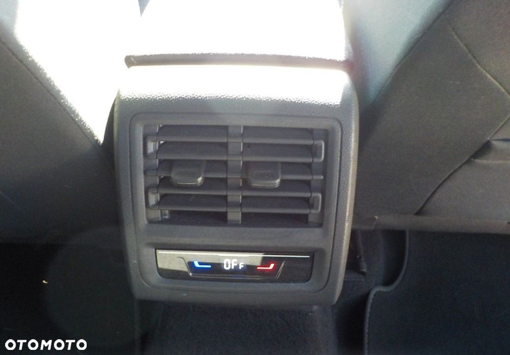 Volkswagen Golf - 26