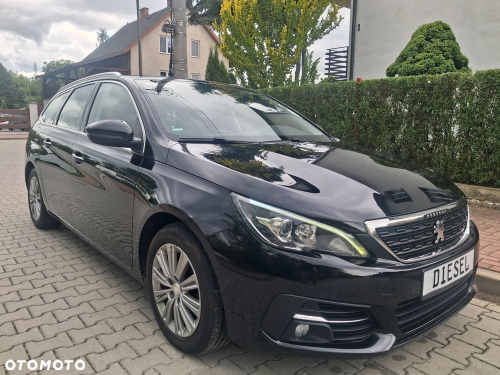 Peugeot 308 - 8