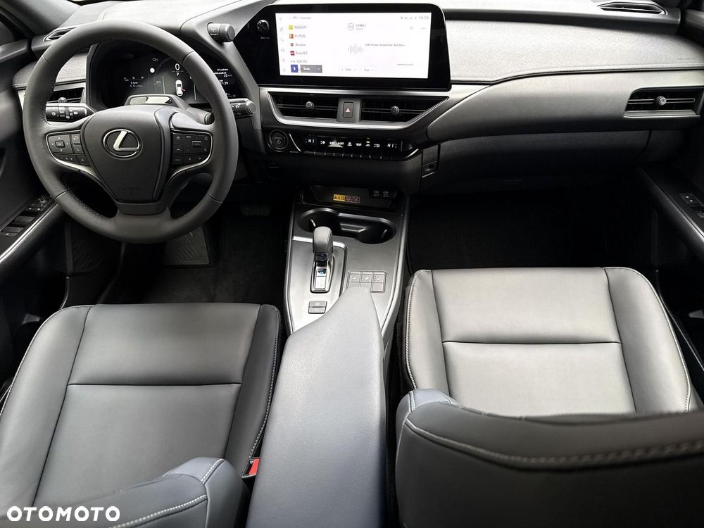 Lexus UX 300h F Sport Design - 11