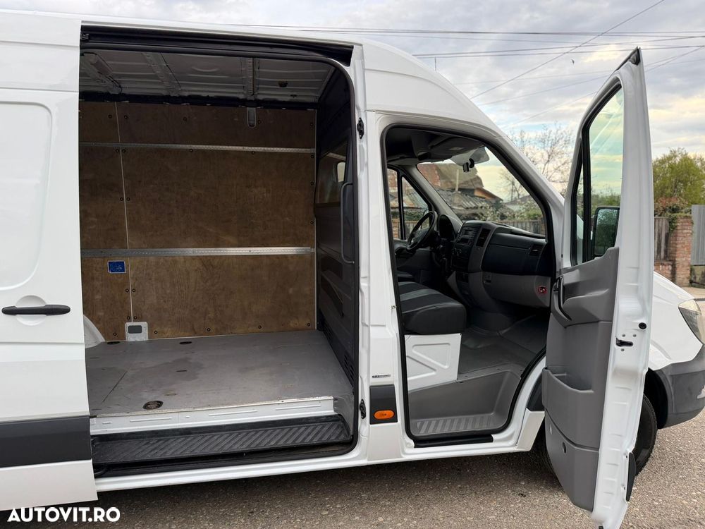 Mercedes-Benz Sprinter - 13