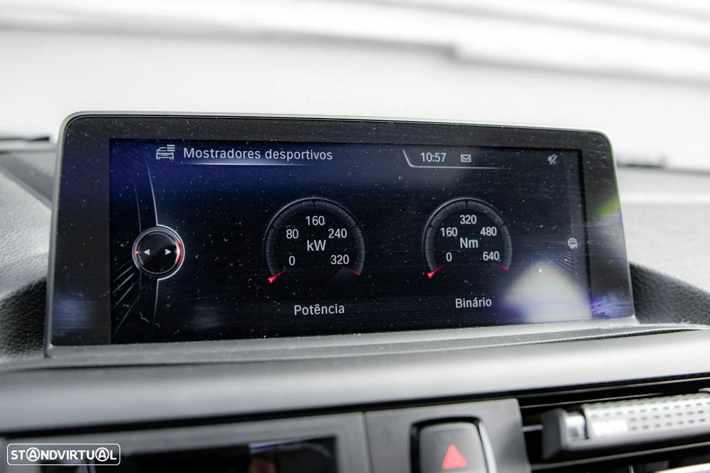 BMW M135i xDrive - 32