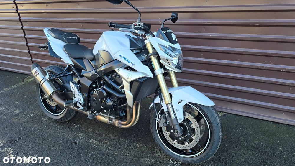 Suzuki GSR - 2