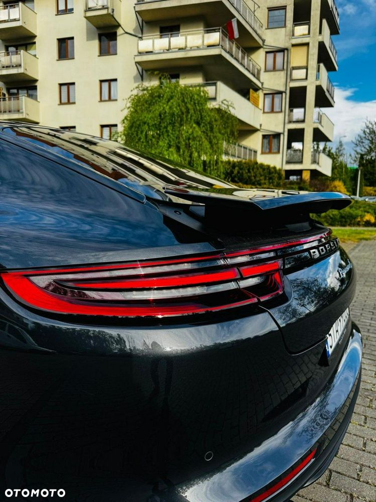Porsche Panamera 4S Executive - 33