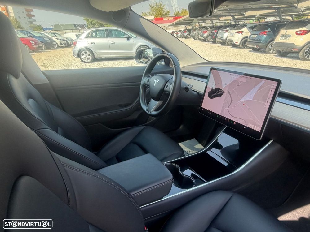 Tesla Model 3 Long-Range Dual Motor AWD — fotografia 11