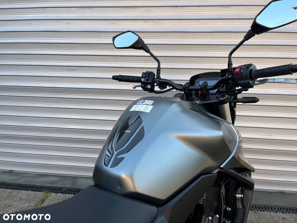 Honda Hornet - 28