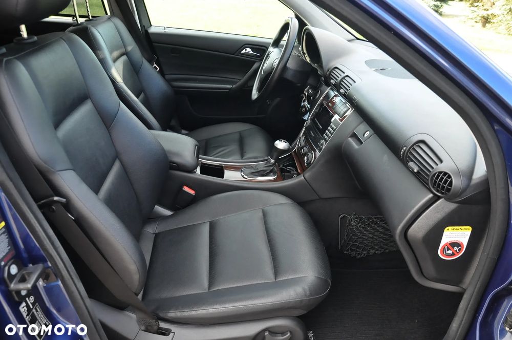 Mercedes-Benz Klasa C 280 7G-TRONIC Classic Sport Edition - 30