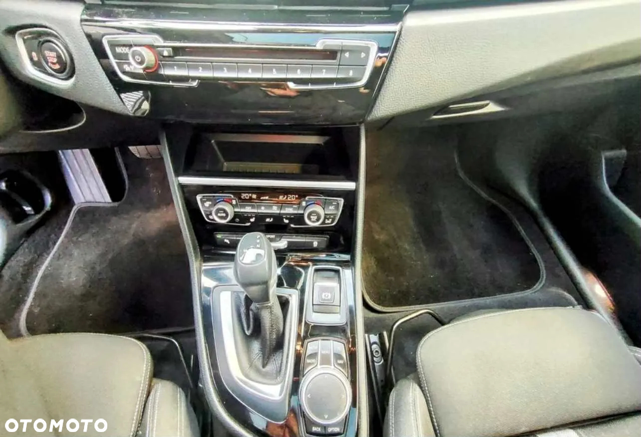 BMW Seria 2 218d - 13
