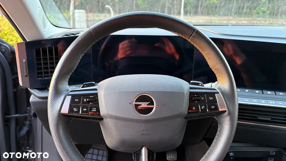 Opel Astra 1.2 T Elegance S&S - 21