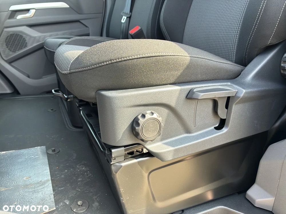 Volkswagen Transporter T7 Furgon EDITION Automat/L2H1, 2.0 TDI 150 KM, r.o. 3500 mm - 37