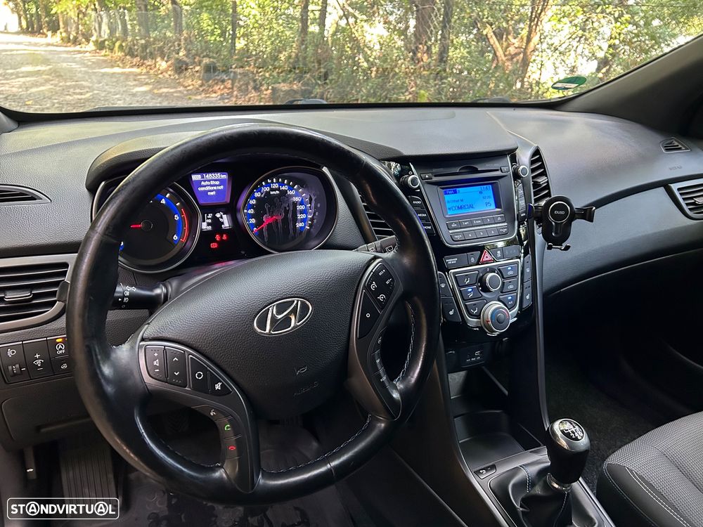 Hyundai i30 1.6 CRDI Blue Comfort J16 - 21