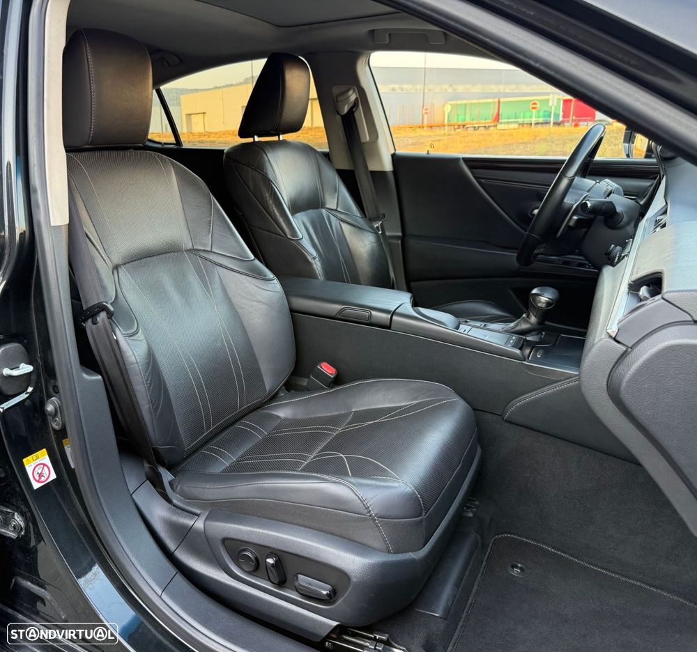 Lexus ES 300h Executive+ - 25