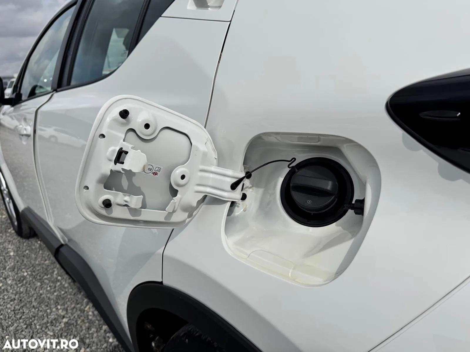 Toyota C-HR 1.8 HSD 122 CP 4x2 CVT Core - 7