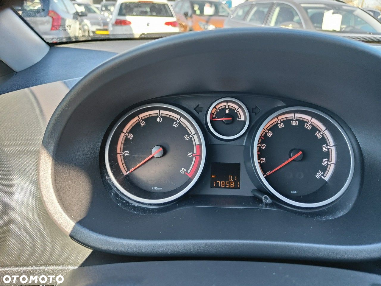 Opel Corsa 1.4 16V Energy - 9