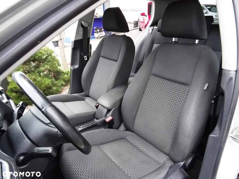 Volkswagen Golf VI 1.6 TDI Comfortline - 20