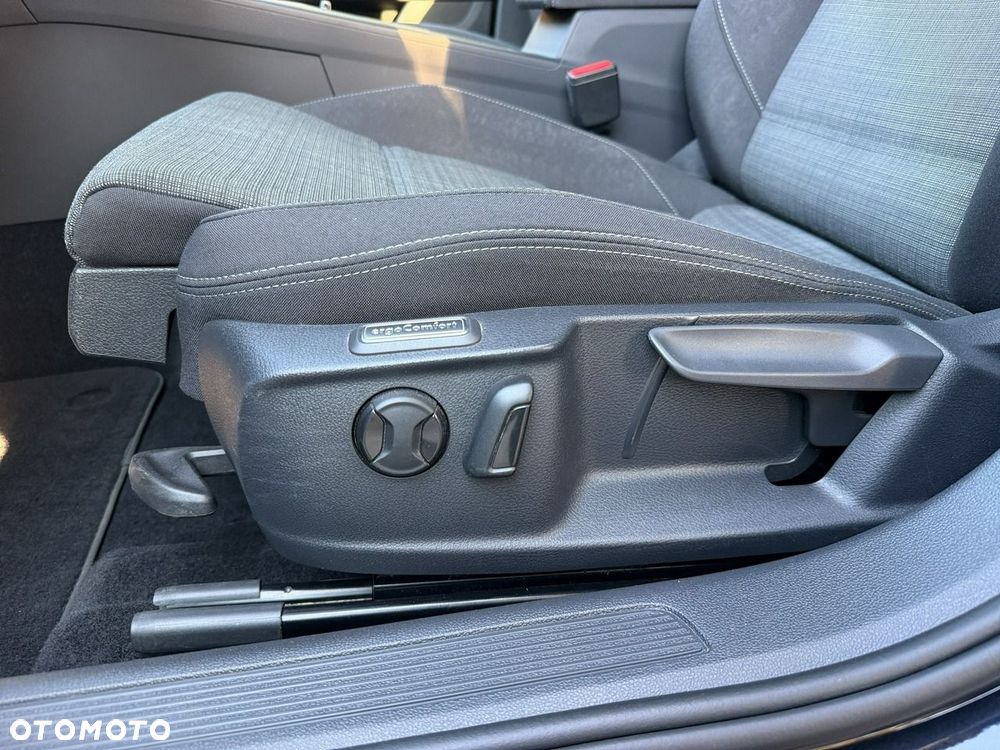 Volkswagen Passat - 16